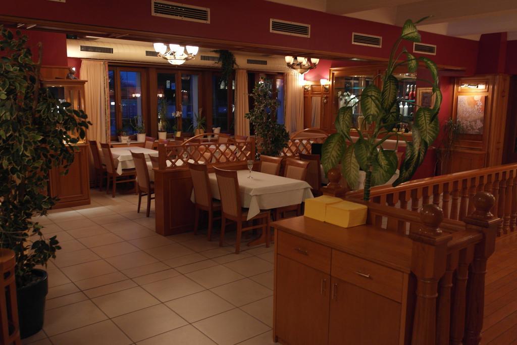 Hotel Jahnhaus Langenfeld  Kültér fotó