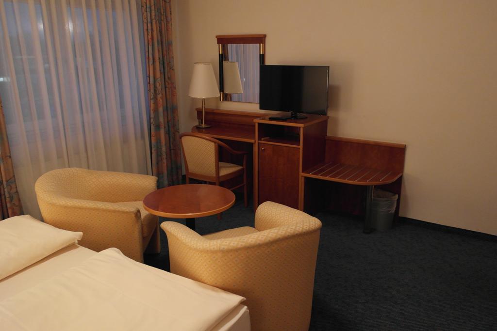 Hotel Jahnhaus Langenfeld  Szoba fotó