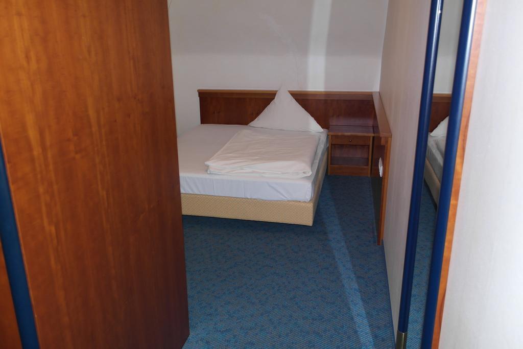Hotel Jahnhaus Langenfeld  Szoba fotó